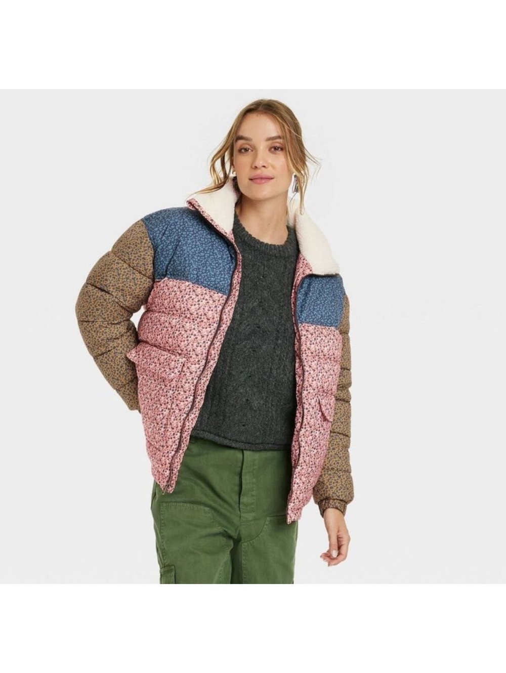 Universal Thread Women's Water Resistant Puffer Jacket Size S